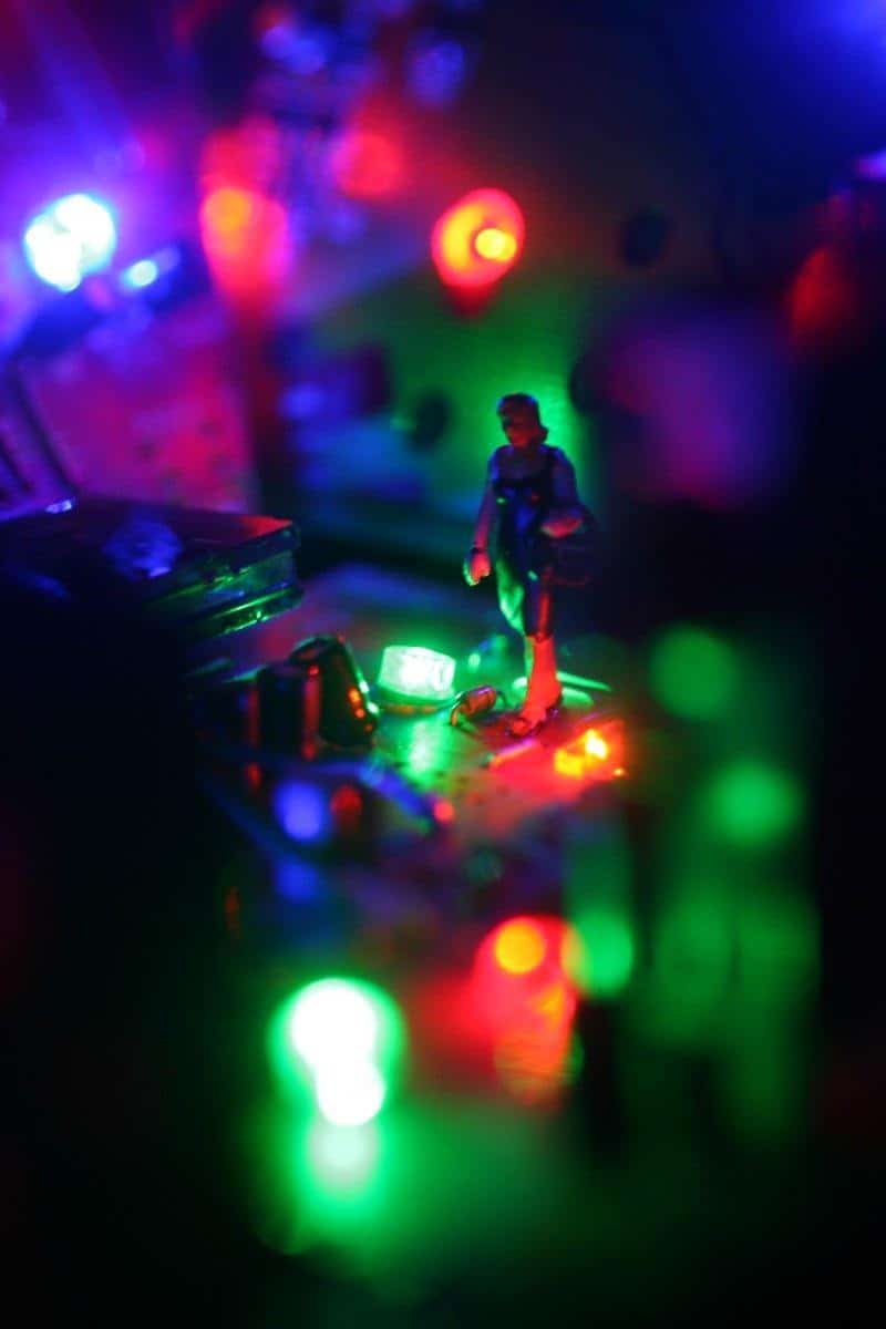 Electri-Cities-Recycled-Sculptures Cityscapes-From-Old-Computer-Parts