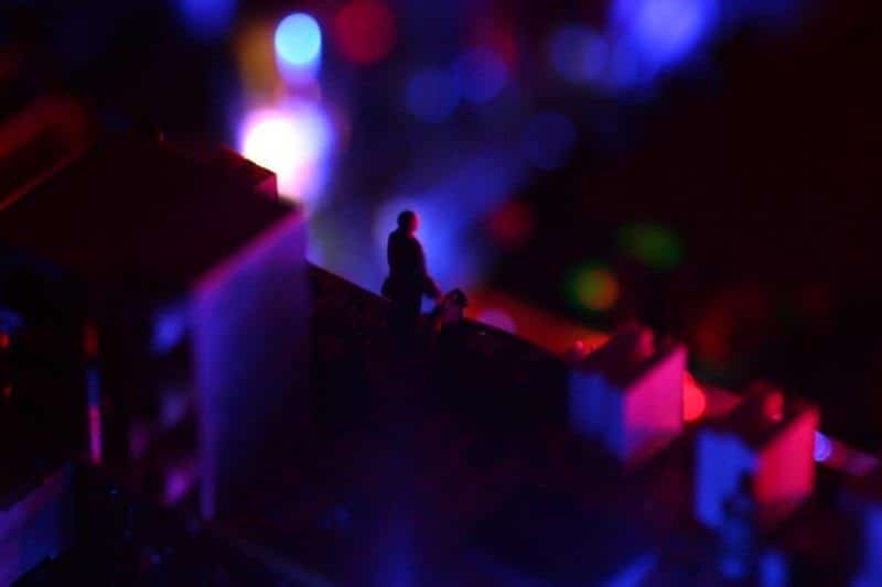 Electri-City-Recycled-Sculptures Cityscapes-From-Old-Computer-Parts