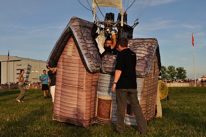 Up-Hot-Air-Balloon Up-Hot-Air-Balloon