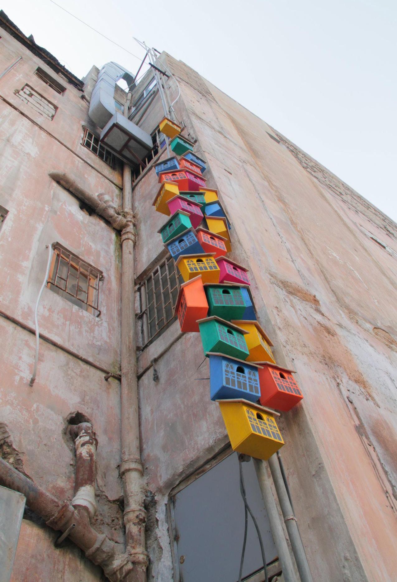 birds-in-urban-places beautiful-birdhouses-urban-places