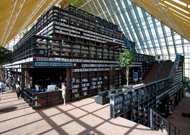 book-mountain-largest-library