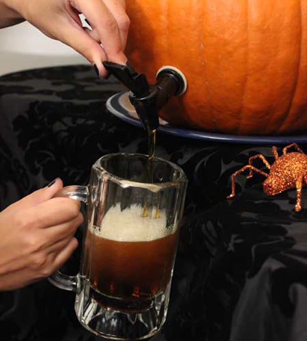 diy-pumpkin-beer-dispenser diy-pumpkin-beer-keg