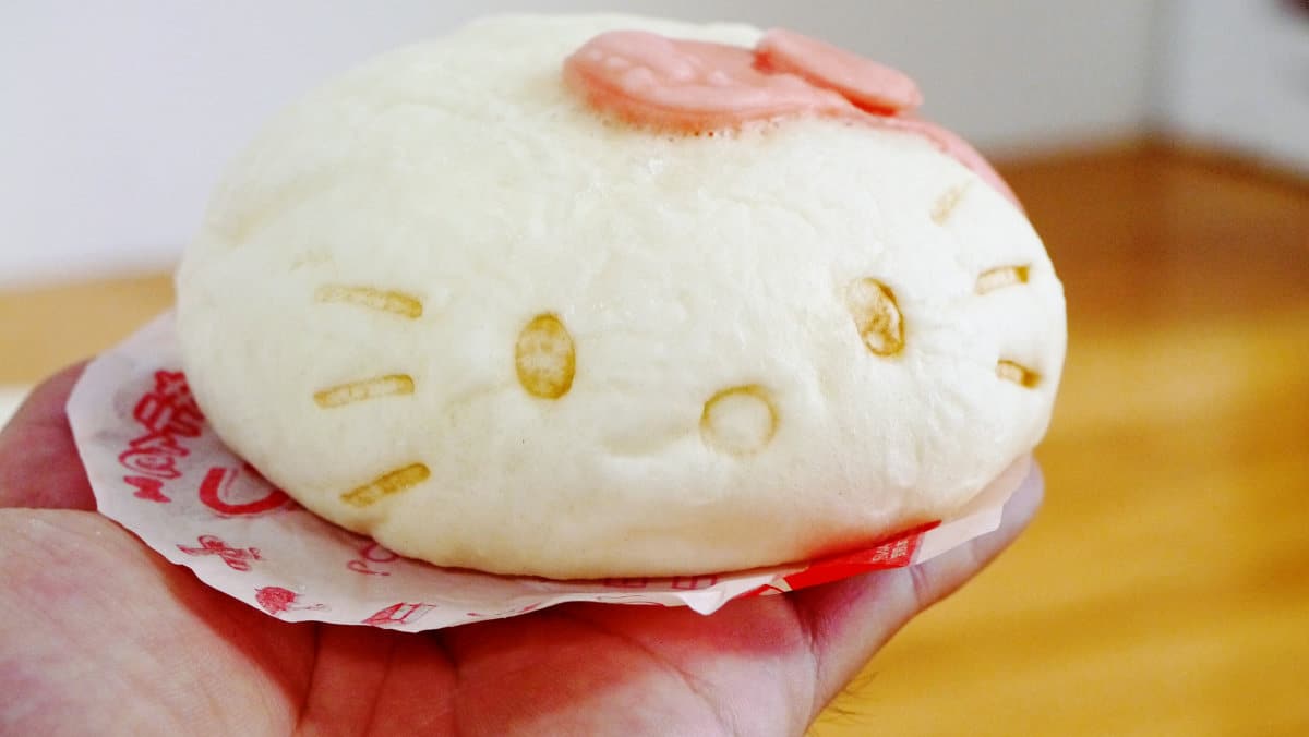 hello-kitty-baked-buns