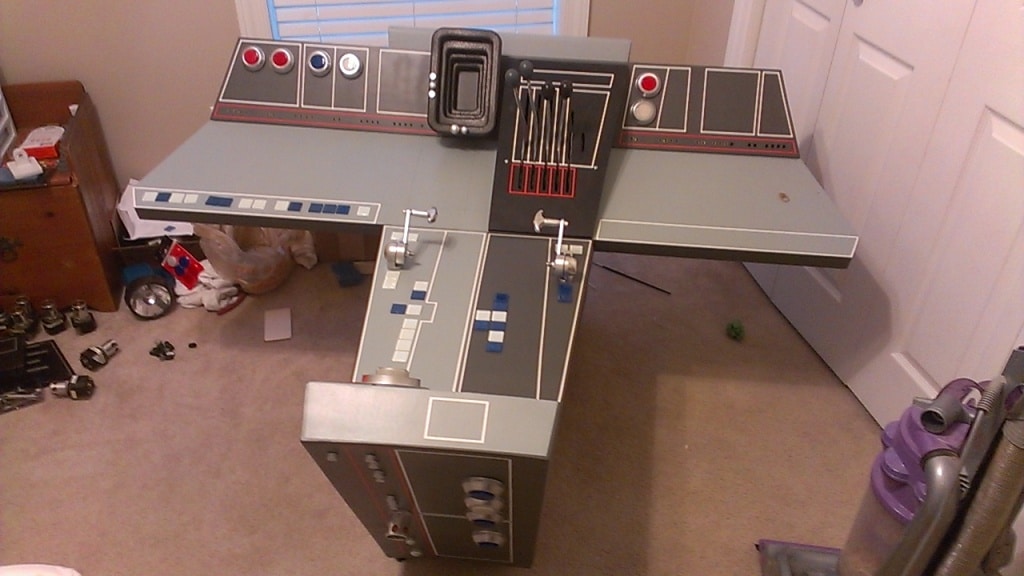 millennium-falcon-full-scale millennium-falcon-full-scale