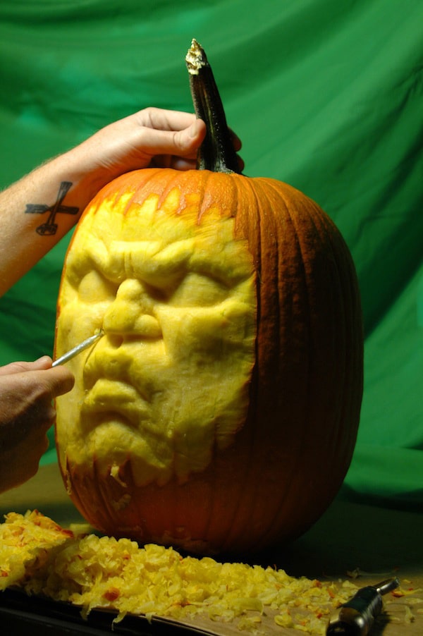 badass-pumpkin-carving-design