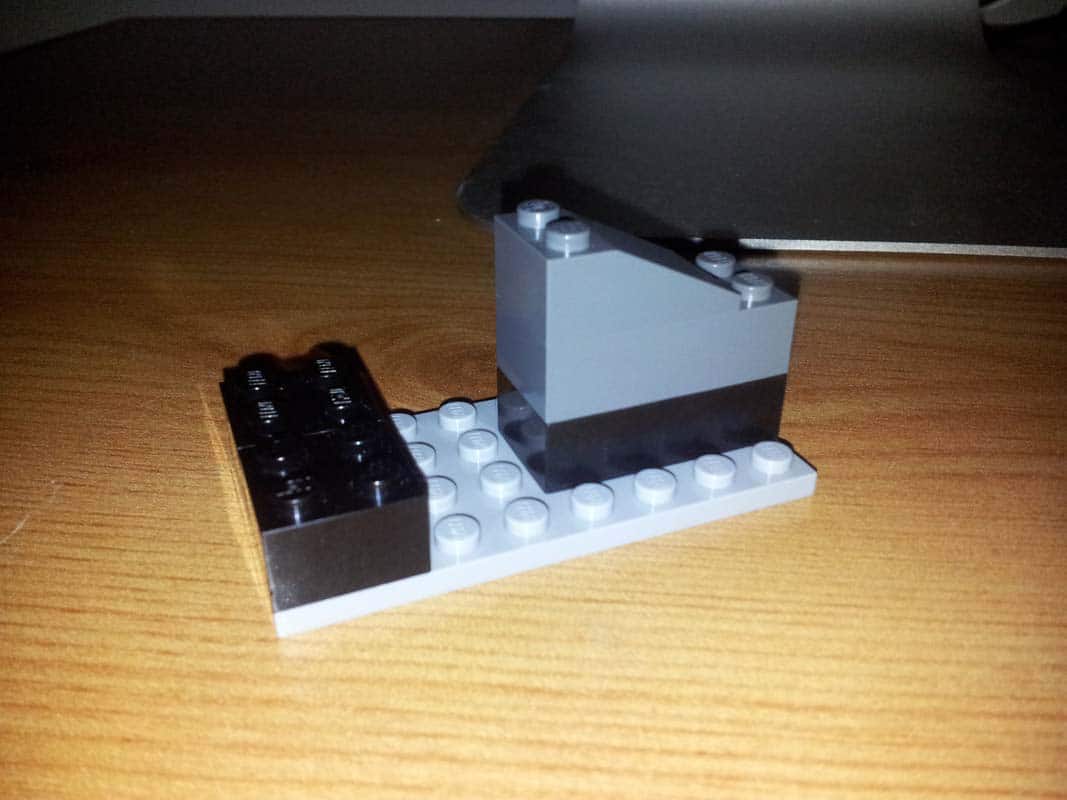 simple-lego-ipad-stands