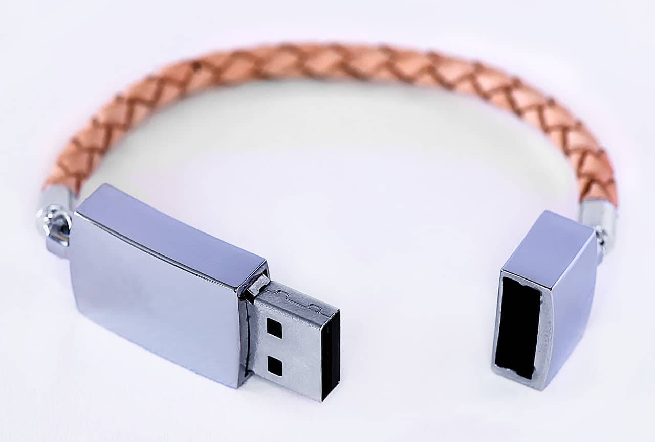 usb-geek-jewelry-bracelet usb-bracelet-geek-jewelry