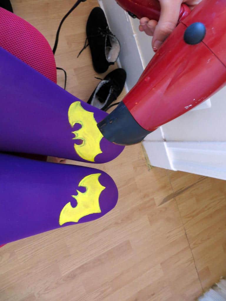 diy-geeky-batgirl-tights diy-geeky-batgirl-tights