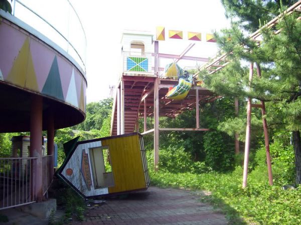 south-korea-abandoned-amusement-park