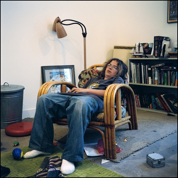 people-watching-tv-photography people-watching-television-photography