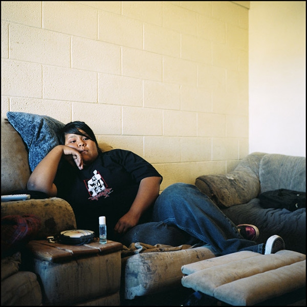 people-watching-tv-photography people-watching-television-photography