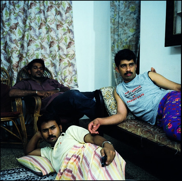 people-watching-tv-photography people-watching-television-photography