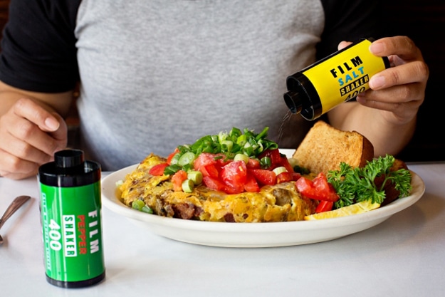 film-salt-pepper-shakers film-roll-salt-pepper-shakers