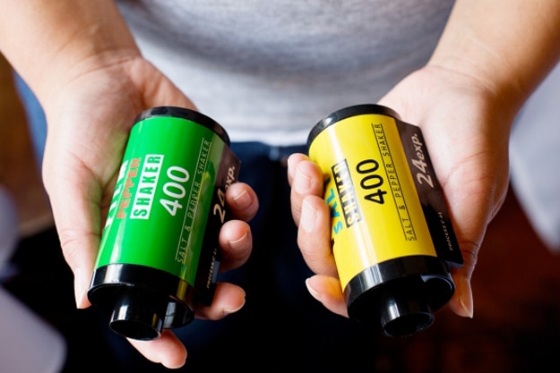 film-salt-pepper-shakers film-roll-salt-pepper-shakers