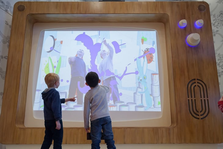 interactive-wall-high-tech-playground