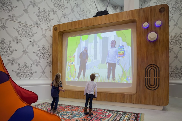 interactive-wall-high-tech-playgound