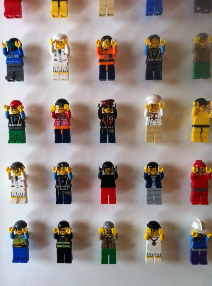 lego-minifigs-office-wall lego-wall-minifigs-office-decor