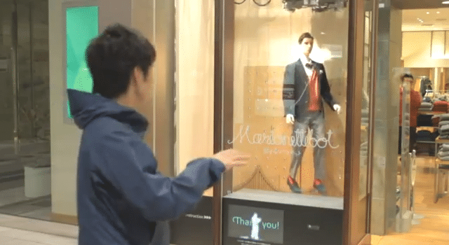 mannequin-doll-store-window mannequin-doll-store-window