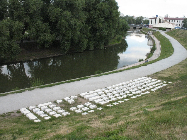 computer-keyboard-monument-in-russia