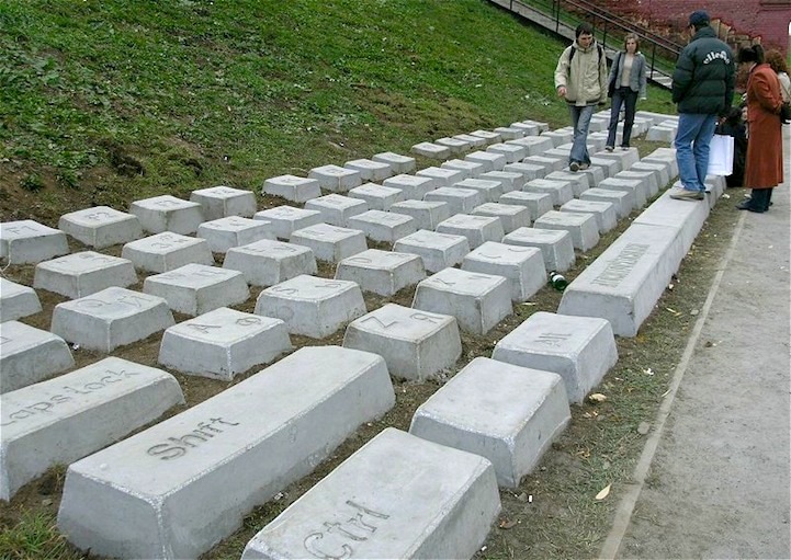 computer-keyboard-made-from-stone