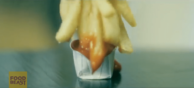 ketchup-cup-lifehack-tip