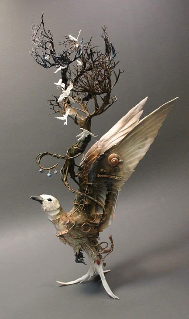 Ellen-Jewett-Sculpture-Bird hyper-real-animal-sculpture