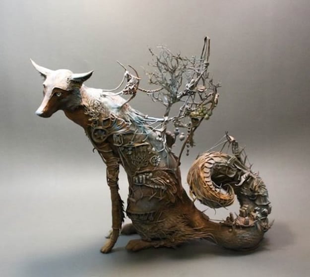 Ellen-Jewett-Sculpture-Coyote hyper-real-animal-sculpture