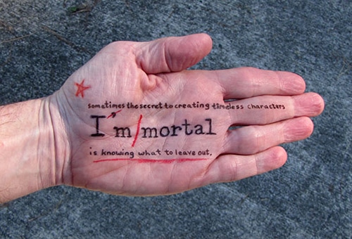 bloggers-share-advice-hands authors-give-writing-advice