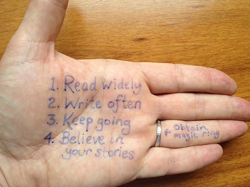 bloggers-share-advice-hands authors-give-writing-advice