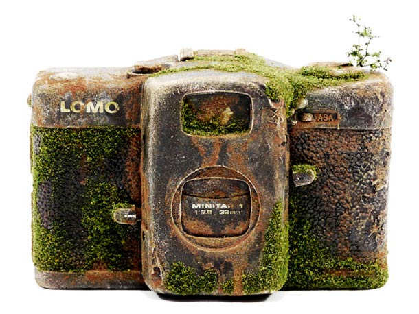 modern-gadgets-aging-art modern-gadgets-aging-art