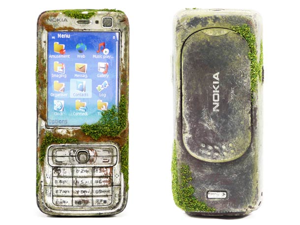 modern-gadgets-aging-art modern-gadgets-aging-art