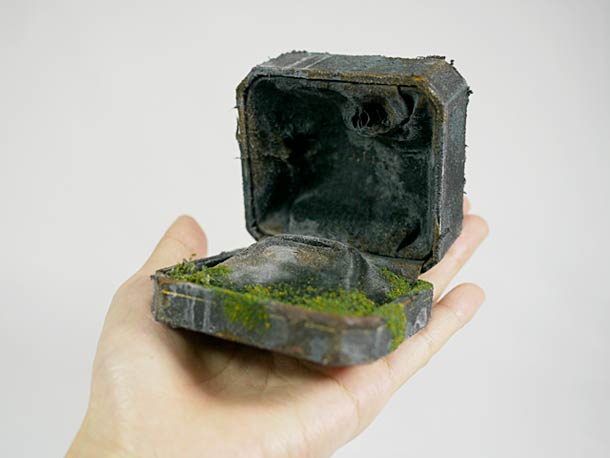 modern-gadgets-aging-art modern-gadgets-aging-art