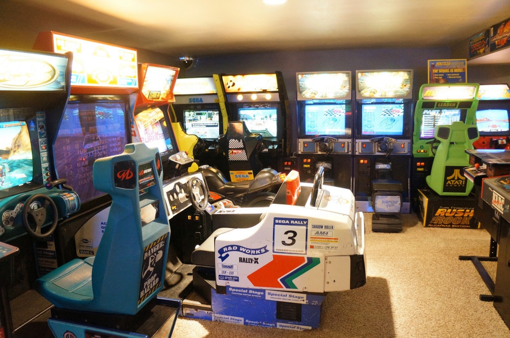 80s-style-arcade-room huge-80s-arcade-in-basement