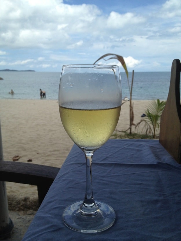 Wine-Glass-on-the-Beach make-your-facebook-photos-pop