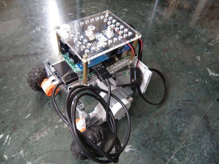 brickpi-raspberry-pi-robot brickpi-raspberry-pi-lego-robot