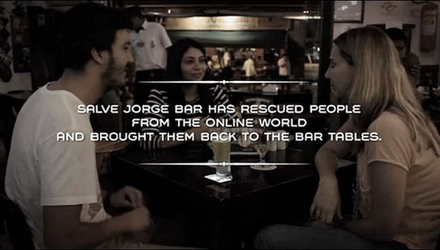 offline-smartphone-glass-beer offline-smartphone-beer-glass