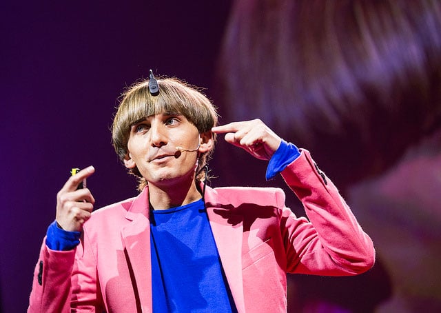 eyeborg-hear-colors-device eyeborg-what-color-sounds-like