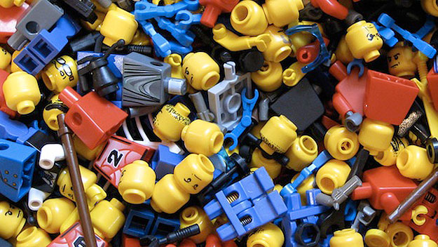 lego-minifigs-trivia-facts lego-minifigures-trivia-facts