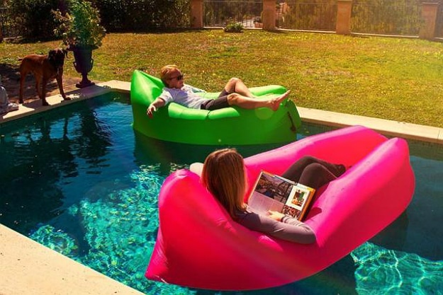 Lamzac Hangout Inflatable Sofa