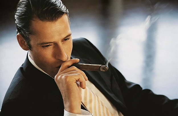 Ultimate Beginner's Guide Smoking Cigars Header