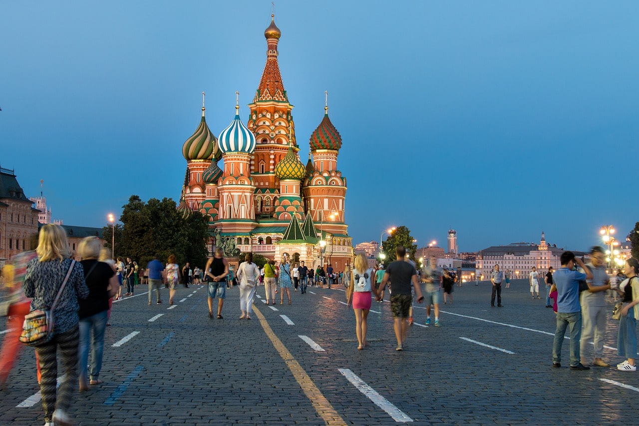Russia Travel Hacks Tips Header Image