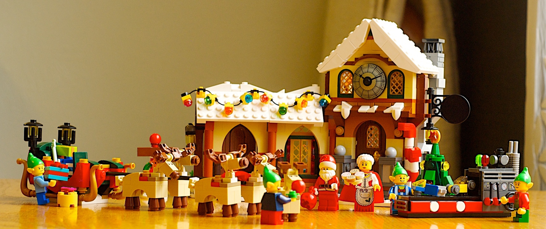 Christmas LEGO Sets Article Image