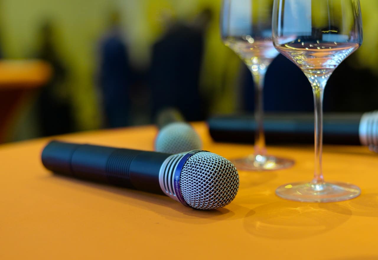 Wireless Microphone Tips Article Image