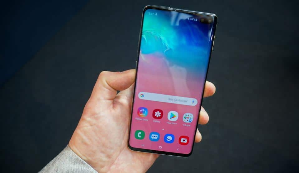 Galaxy S10 Smartphone Article Image