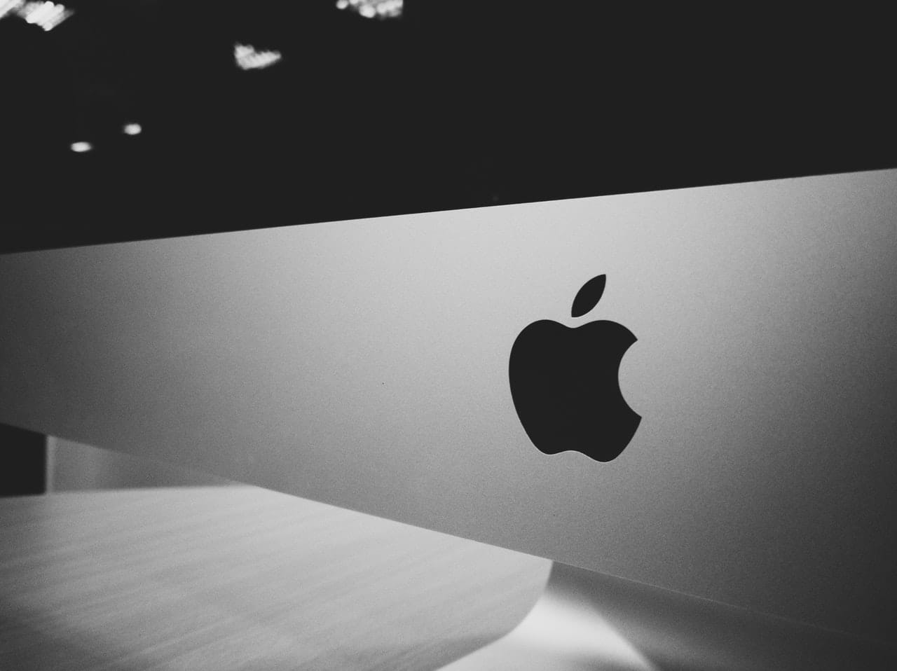 Apple Close Doors Header Image
