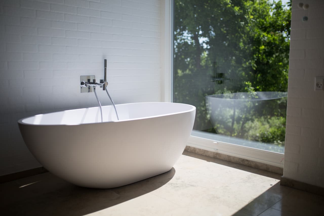 Perfect Bathtub Small Bathroom Header Image
